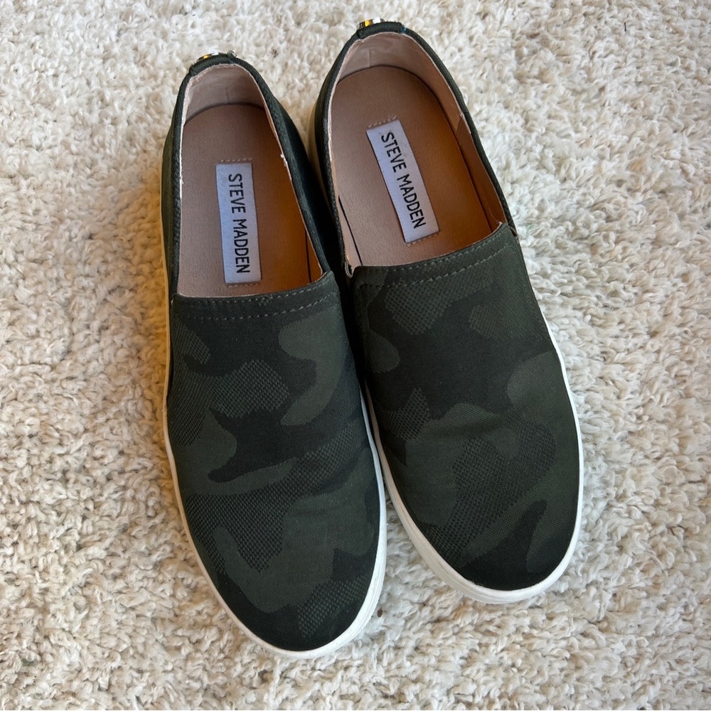 Steve Madden Zayna Camo Canvas Slip On Casual Platform Sneakers - Size 6.5